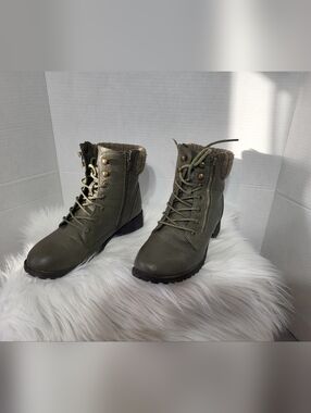 Ardene Olive Lace-Up Knit-Cuff Ankle Boots, Size 7